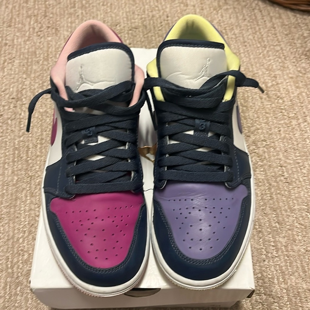 Jordan 1 low women’s 9.5/ men’s 8